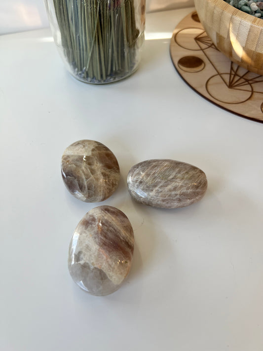 Sunstone/Moonstone Palm Stone